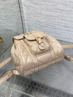 KLEINER 20 CARO RUCKSACK IN MANDELBEIGE MAKROCANNAGE LAMMLEDER