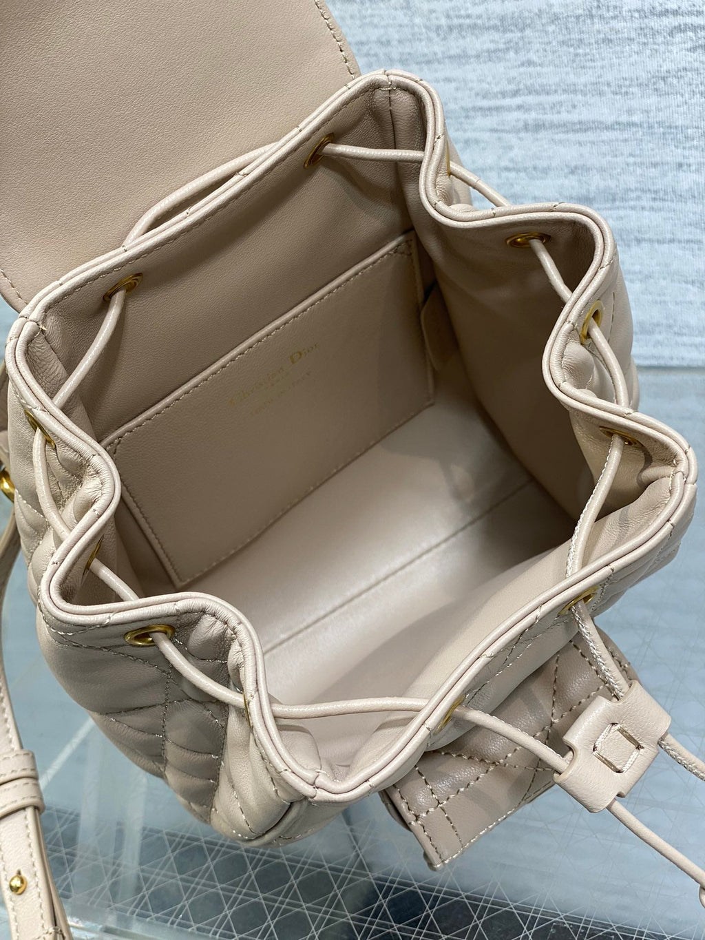 KLEINER 20 CARO RUCKSACK IN MANDELBEIGE MAKROCANNAGE LAMMLEDER