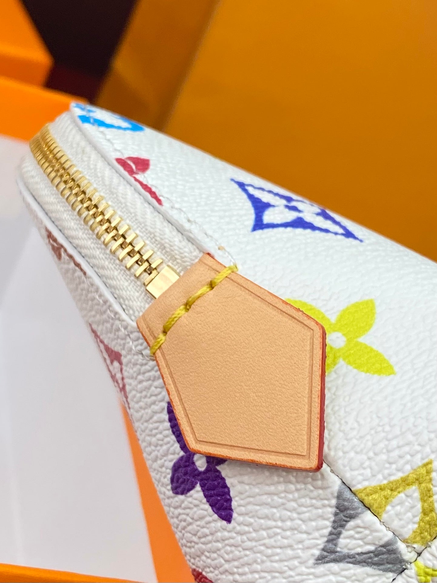 Kosmetiktasche PM 19 aus mehrfarbigem Monogramm-Canvas