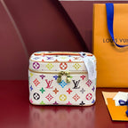 Schönes BB 20-Zoll-Leinwandtuch mit mehrfarbigem Monogramm und goldenem Reißverschluss