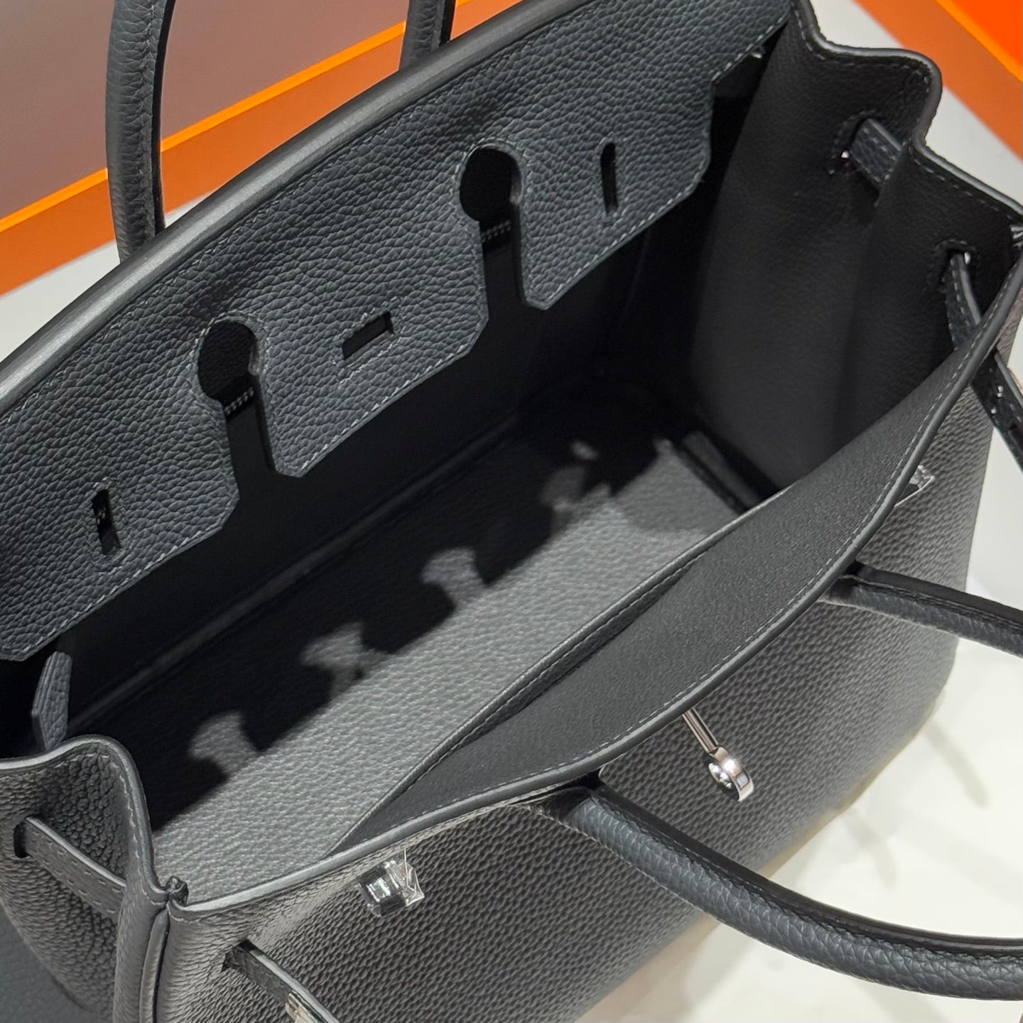 HERMES 25S MEDIUM BIRKIN 25 IN ANTHRAZITGRAUEM KALBSLEDER SILBERNE BESCHLÄGE