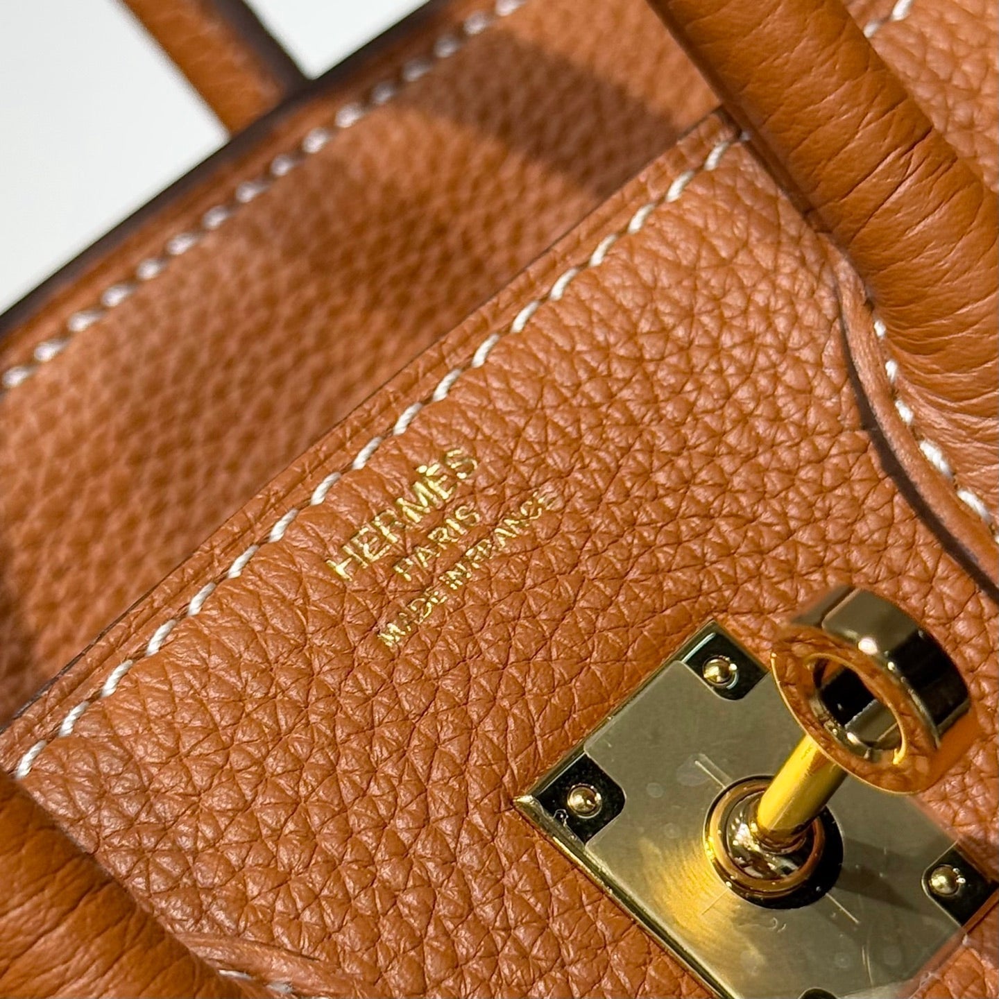 HERMES 25S MEDIUM BIRKIN 25 IN GEBRANNTEM ORANGEN KALBSLEDER GOLDENE BESCHLÄGE