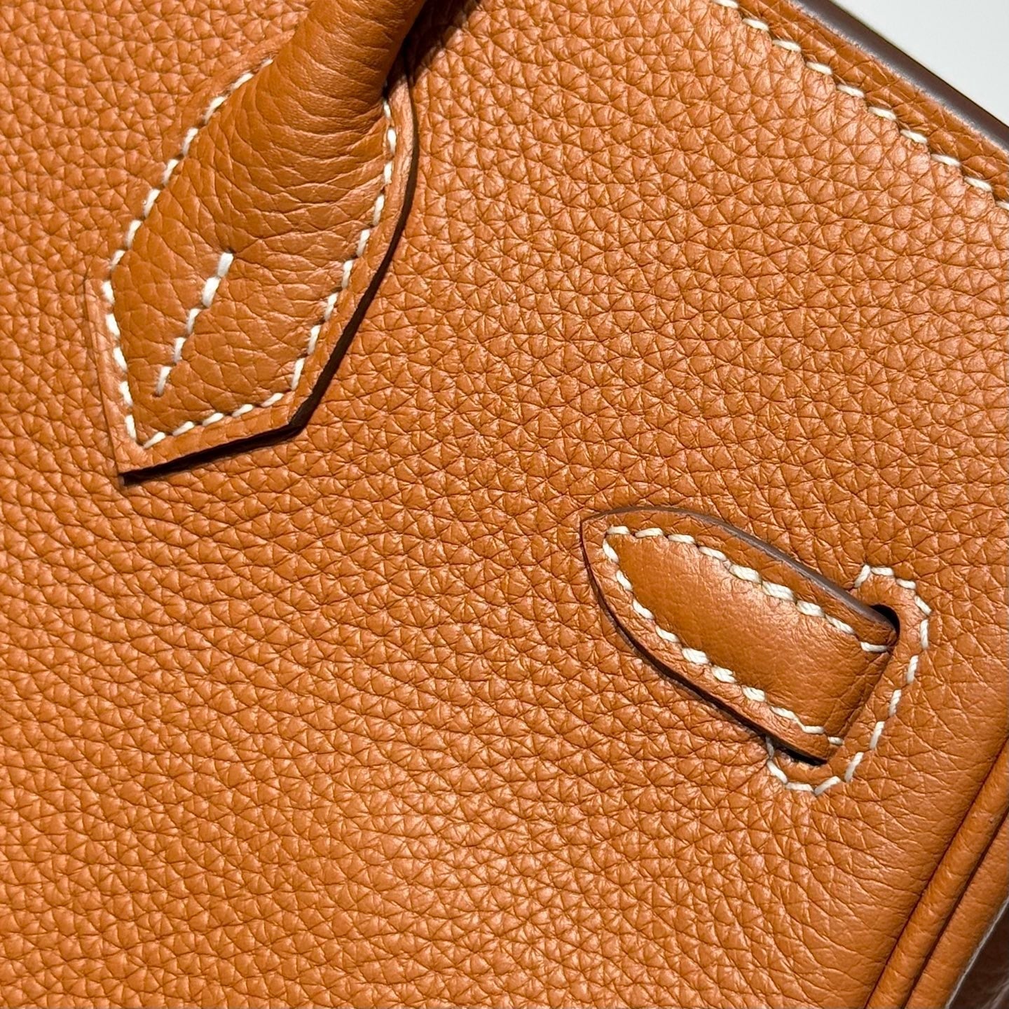 HERMES 25S MEDIUM BIRKIN 25 IN BURNT ORANGE CALFSKIN GOLD HARDWARE