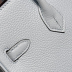 HERMES 25S MEDIUM BIRKIN 25 IN WOLKENBLAUEM KALBSLEDER SILBERNE BESCHLÄGE