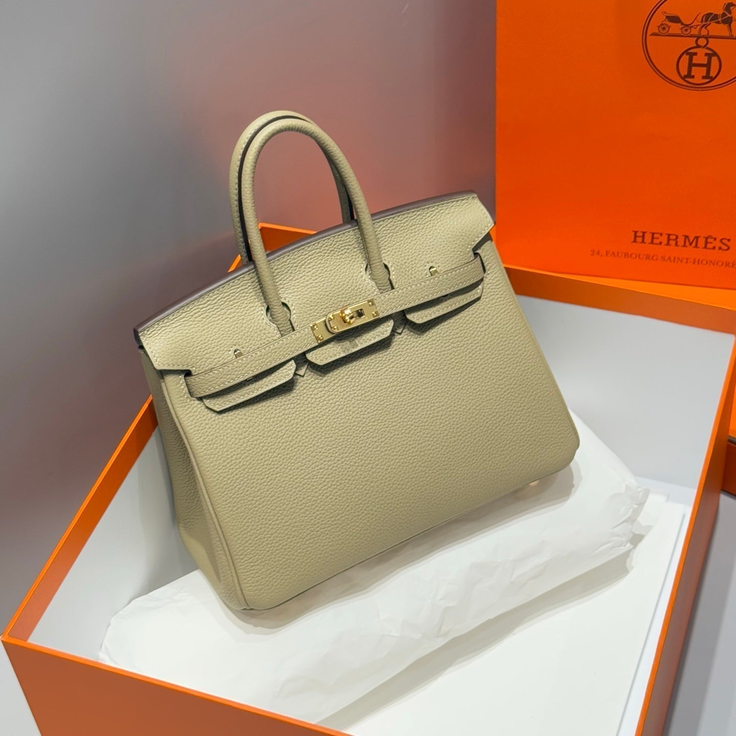HERMES 25S MEDIUM BIRKIN 25 IN DUNKELKHAKI-KALBLEDER GOLDENE BESCHLÄGE