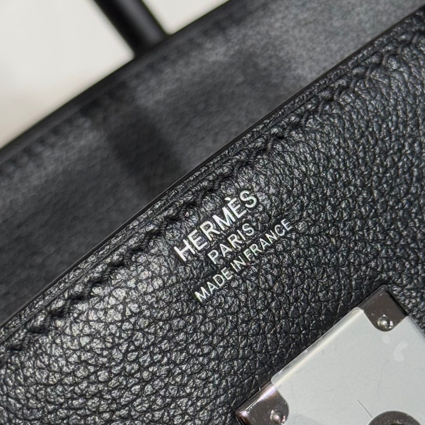 HERMES 25S SCHULTER BIRKIN 29 IN SCHWARZEM KALBSLEDER SILBERNE BESCHLÄGE