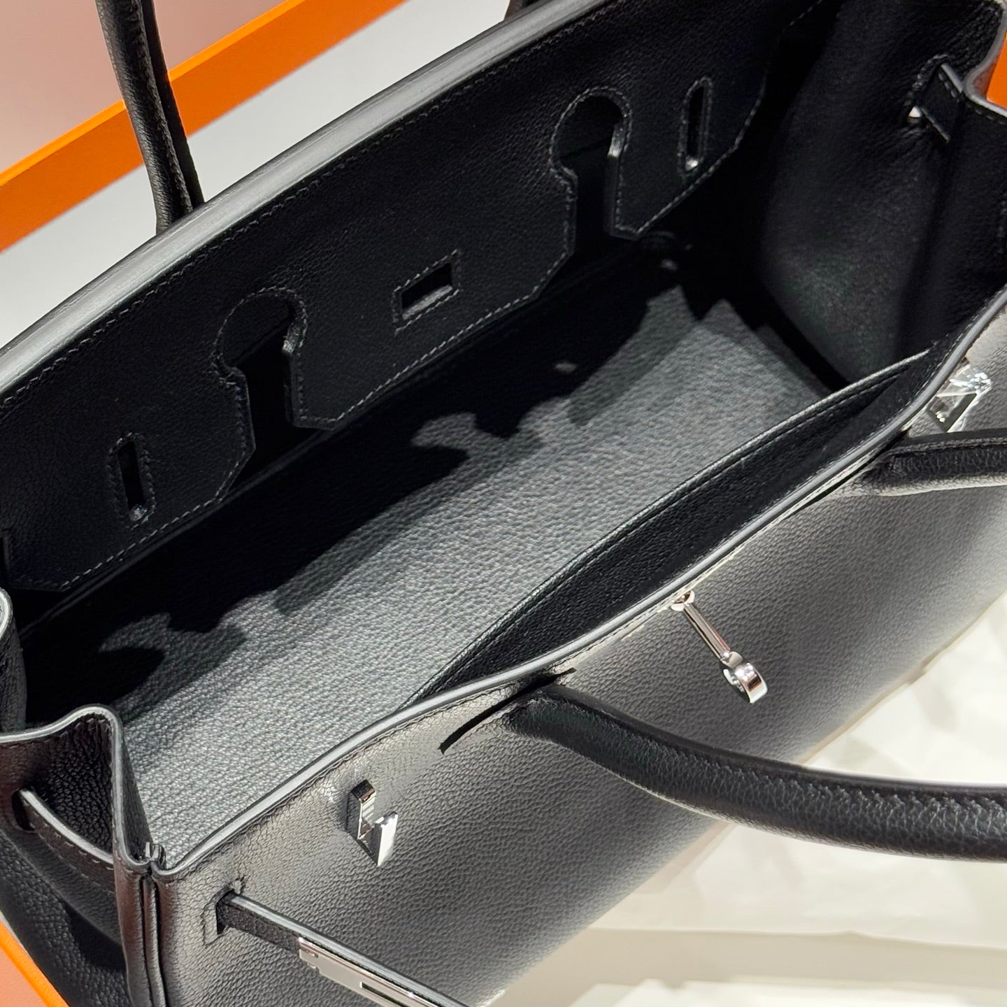 HERMES 25S SCHULTER BIRKIN 29 IN SCHWARZEM KALBSLEDER SILBERNE BESCHLÄGE