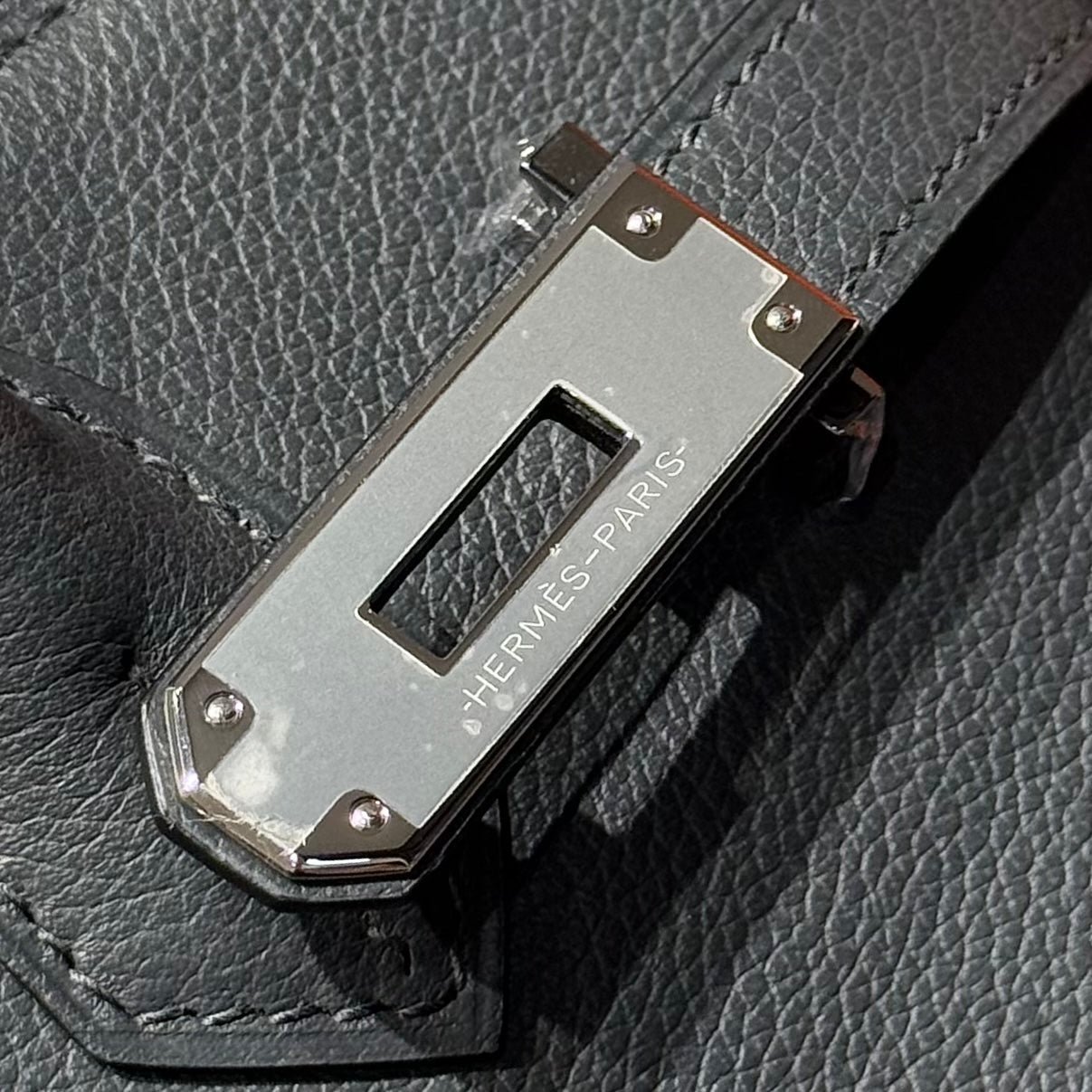 HERMES 25S SCHULTER BIRKIN 29 IN HAZE GRAY KALBSLEDER SILBERNE BESCHLÄGE