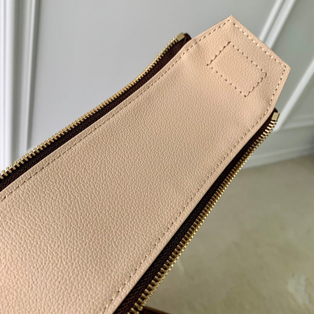 DOPP KIT 28 AUS BRAUNEM MONOGRAMM-CANVAS