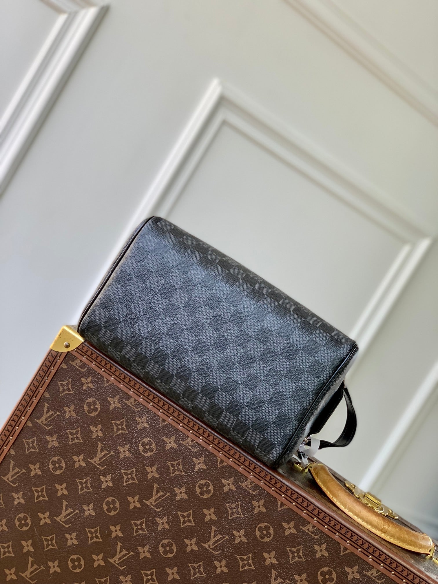 DOPP KIT 28 AUS SCHWARZEM DAMIER-GRAPHIT-CANVAS