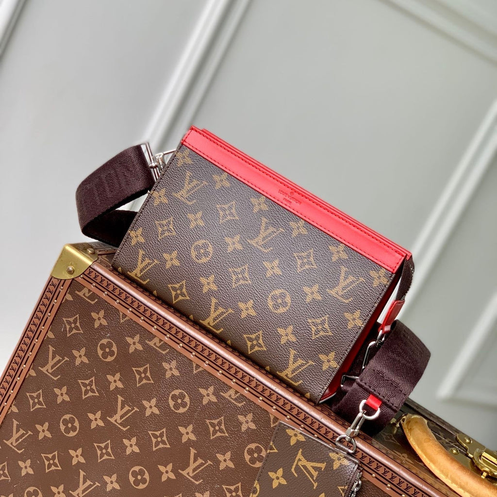 GASTON Tragbare Geldbörse 18 Zoll Braun Monogramm Canvas Mix Rotes Kalbsleder