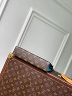 GASTON Tragbare Geldbörse 18 Zoll Braun Monogramm Canvas Mix Hellblau Kalbsleder