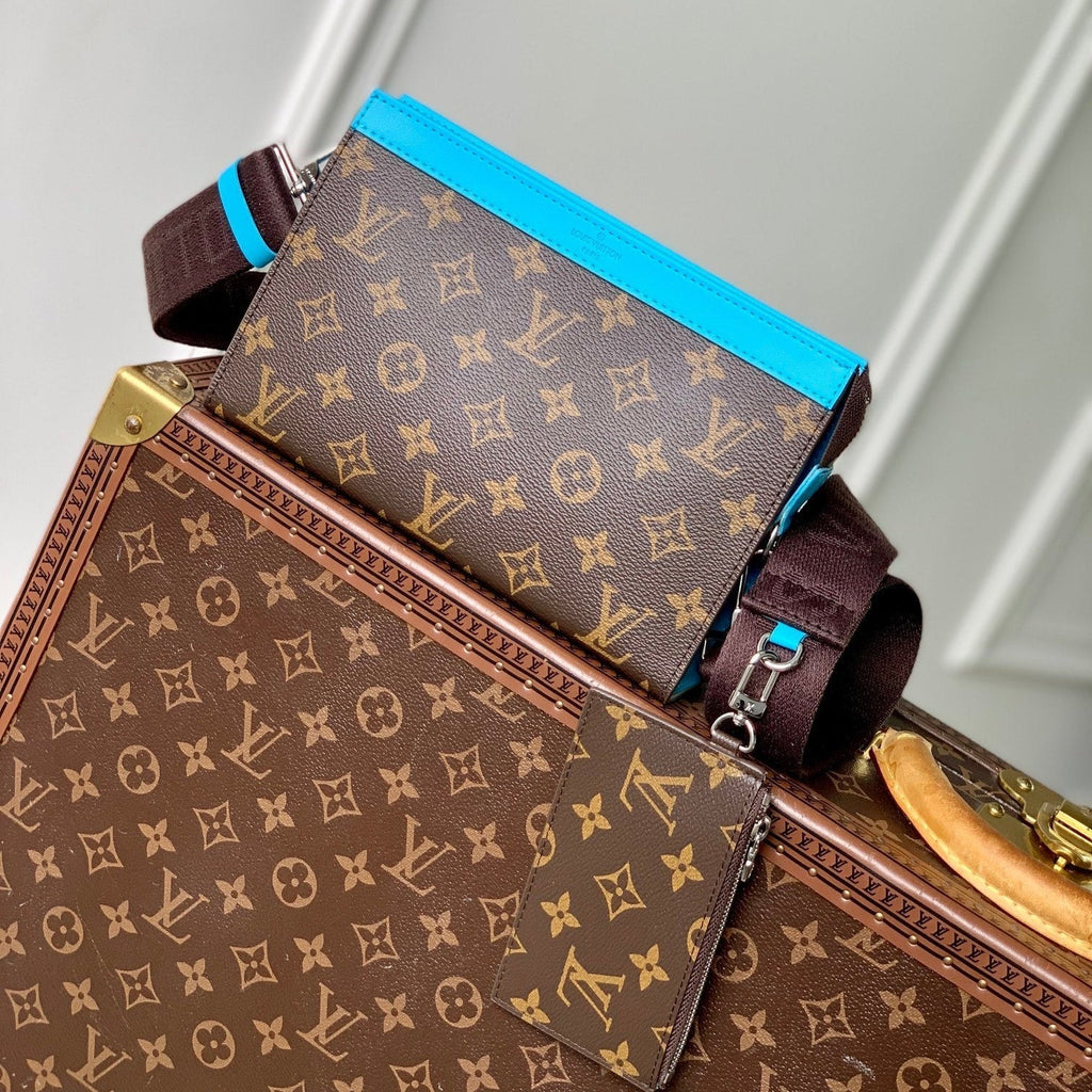 GASTON Tragbare Geldbörse 18 Zoll Braun Monogramm Canvas Mix Hellblau Kalbsleder