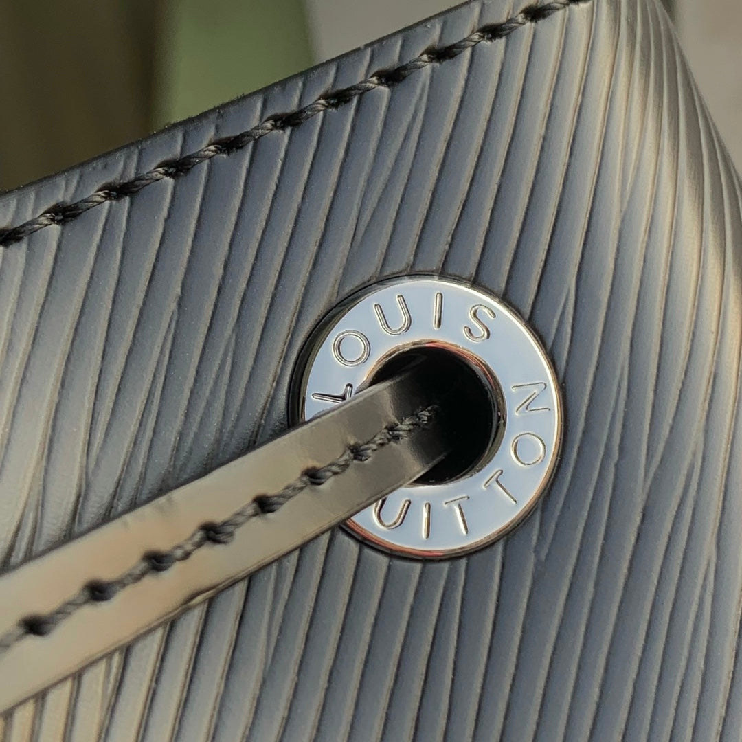 NOÉ MM 33 IN SCHWARZEM EPI-LEDER