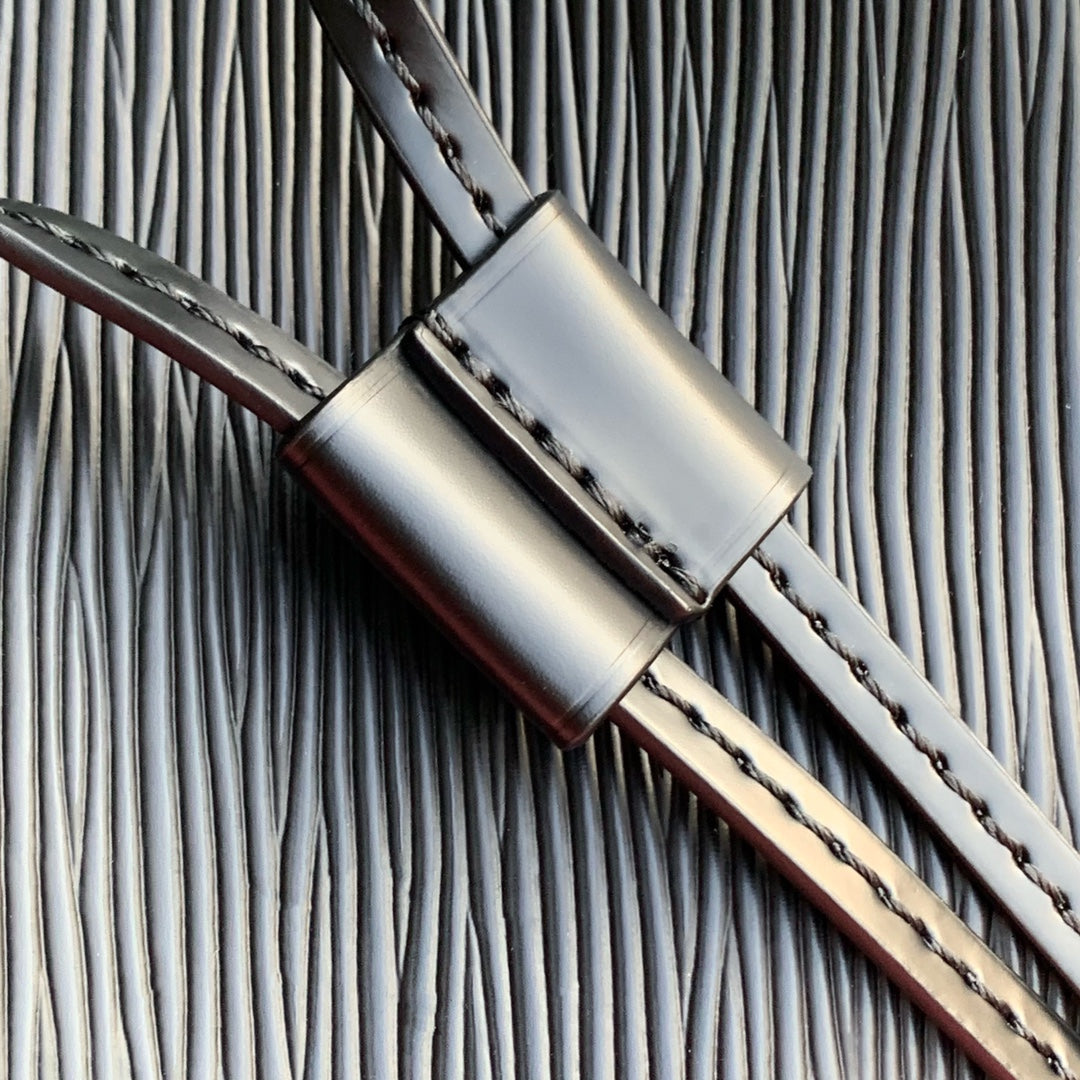 NOÉ BB 20 IN SCHWARZEM EPI-LEDER