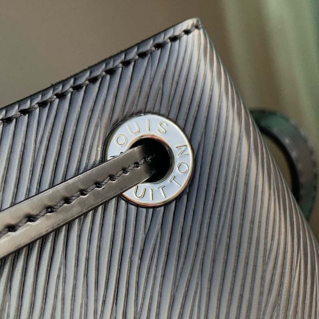 NOÉ BB 20 IN SCHWARZEM EPI-LEDER