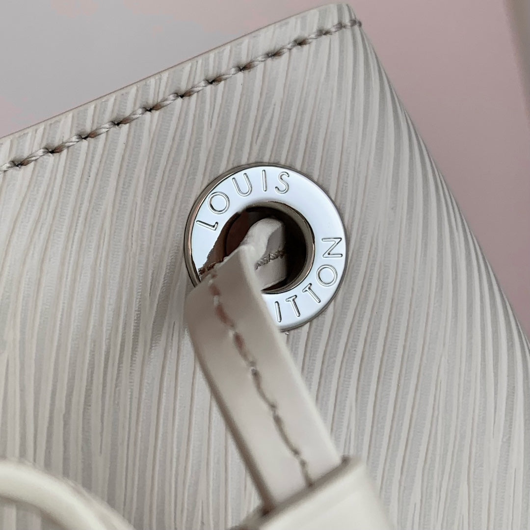 NOÉ BB 20 IN QUARTZ WHITE EPI LEDER