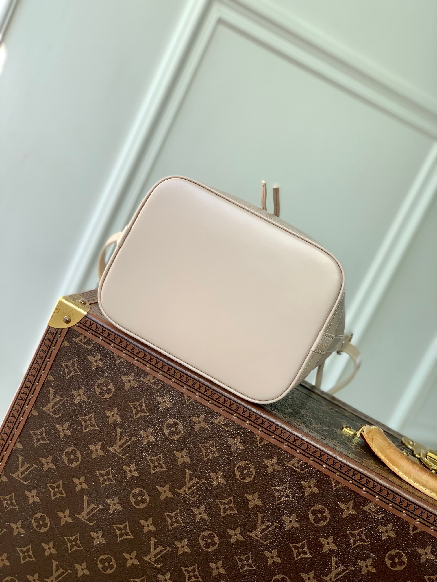 NOÉ BB 20 IN QUARTZ WHITE EPI LEDER