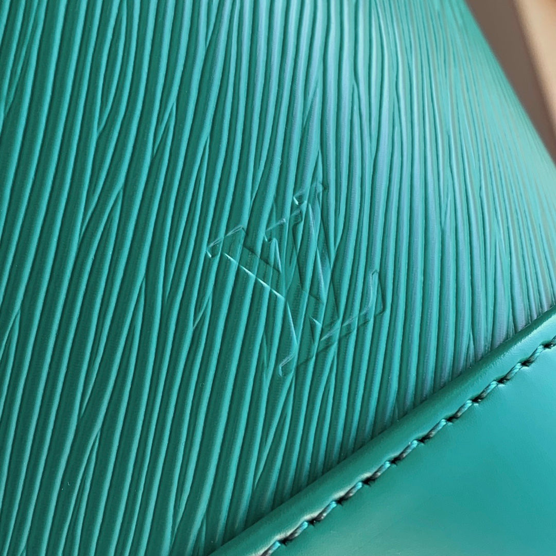 NOÉ BB 20 IN GRÜNEM EPI-LEDER