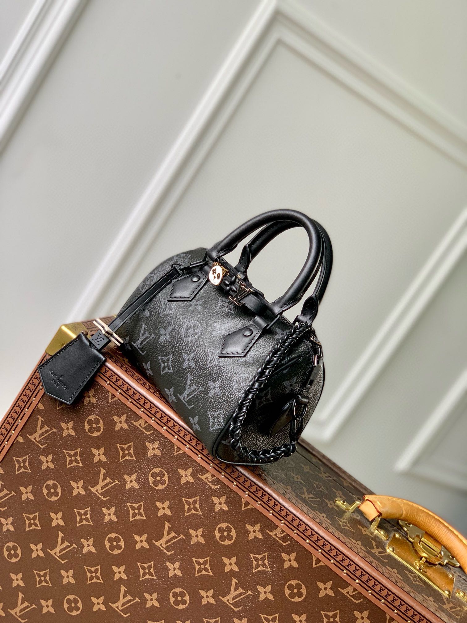 SPEEDY BAG 18 IN SCHWARZ MONOGRAMM BESCHICHTETES CANVAS SCHWARZE BESCHLÄGE