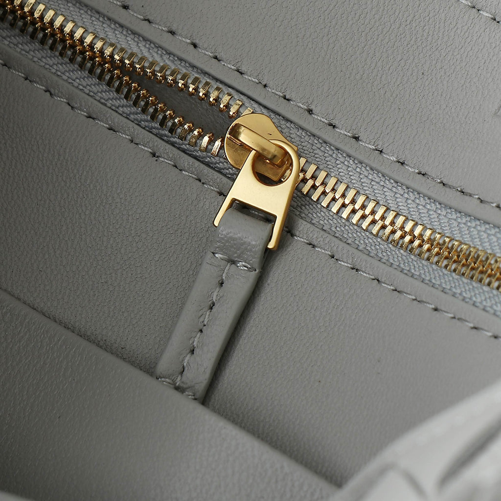 BV MEDIUM ANDIAMO 32CM GREY LAMBSKIN