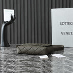 ボッテガ・ヴェネタ 25S ディアゴ 22 ダークオリーブ カーフスキン シルバー金具