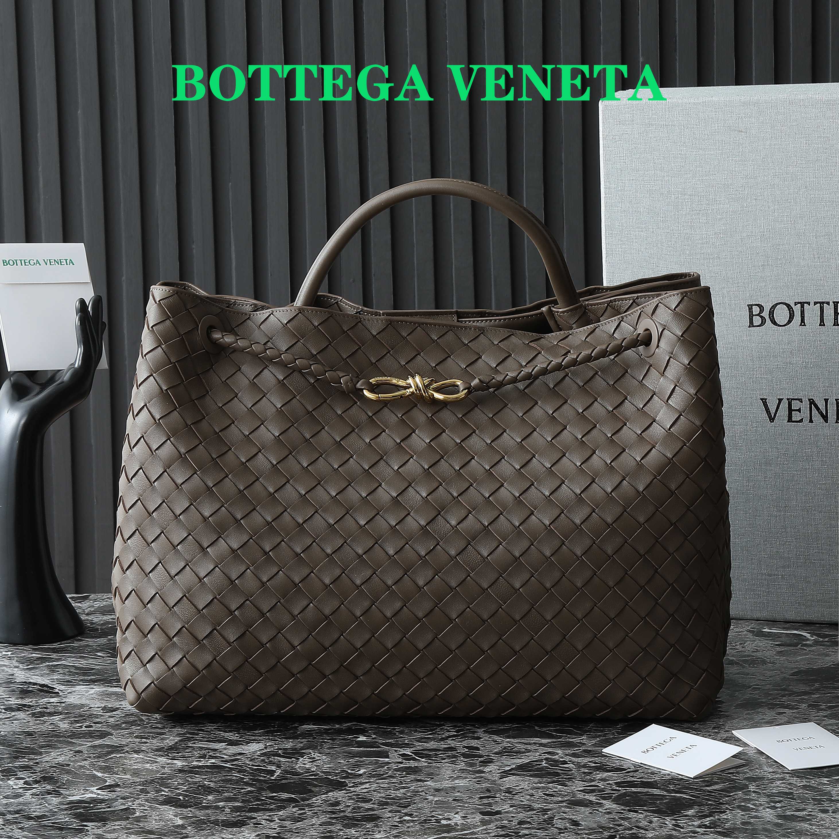 BOTTEGA VENETA 25S LARGE ANDIAMO 42 IN DARK BROWN CALFSKIN GOLD HARDWARE
