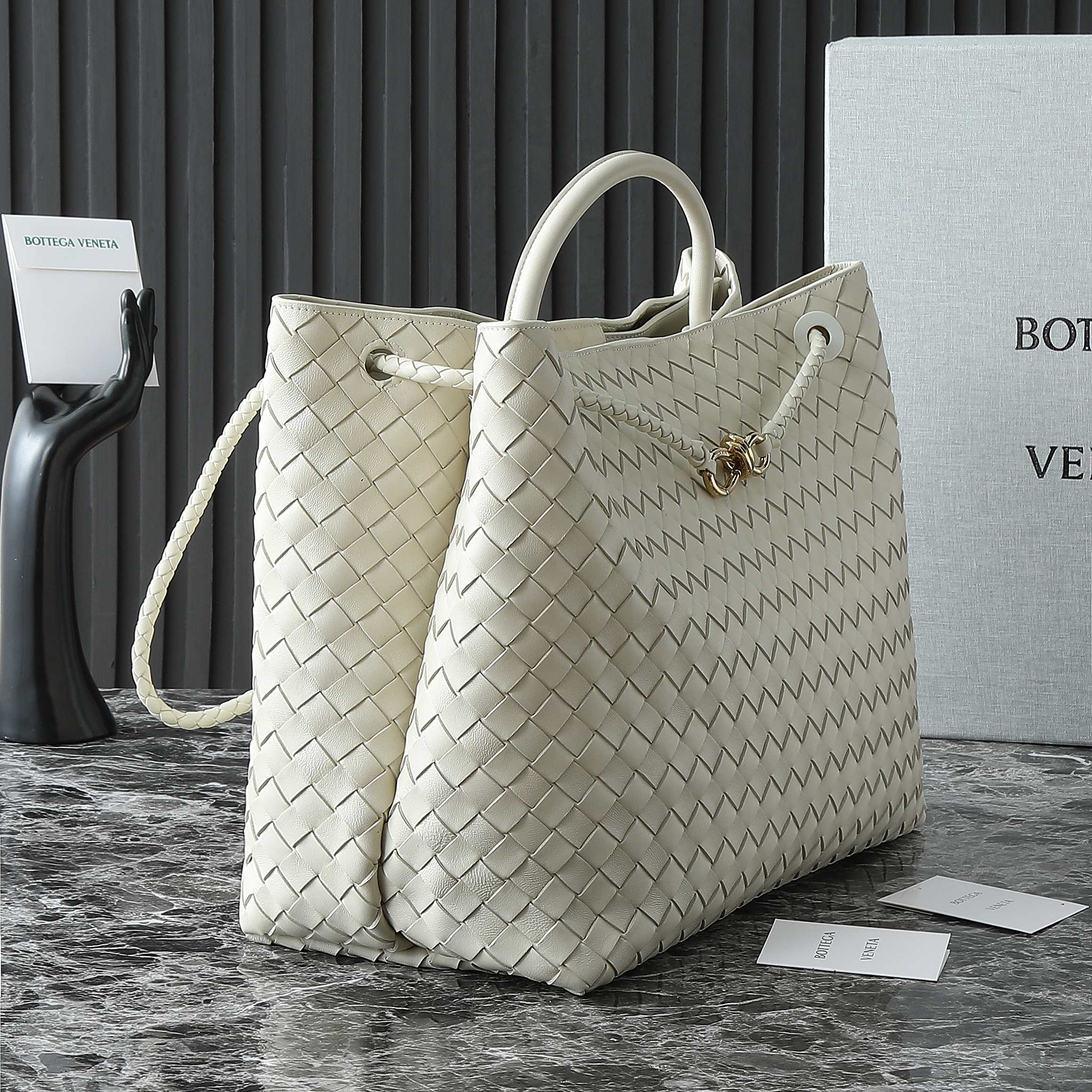BOTTEGA VENETA 25S LARGE ANDIAMO 42 IN IVORY CALFSKIN GOLD HARDWARE