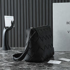 BOTTEGA VENETA 25S DIAGO HOBO 39 IN BLACK CALFSKIN