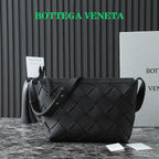 BOTTEGA VENETA 25S DIAGO HOBO 39 IN BLACK CALFSKIN