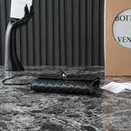 BOTTEGA VENETA 25S ANDIAMO POUCH 19 IN BLACK CALFSKIN GOLD HARDWARE