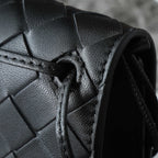 BOTTEGA VENETA 25S ANDIAMO POUCH 19 IN BLACK CALFSKIN GOLD HARDWARE