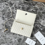 BOTTEGA VENETA 25S ANDIAMO POUCH 19 AUS ELFENBEINfarbenem KALBSLEDER MIT GOLD-HARDWARE