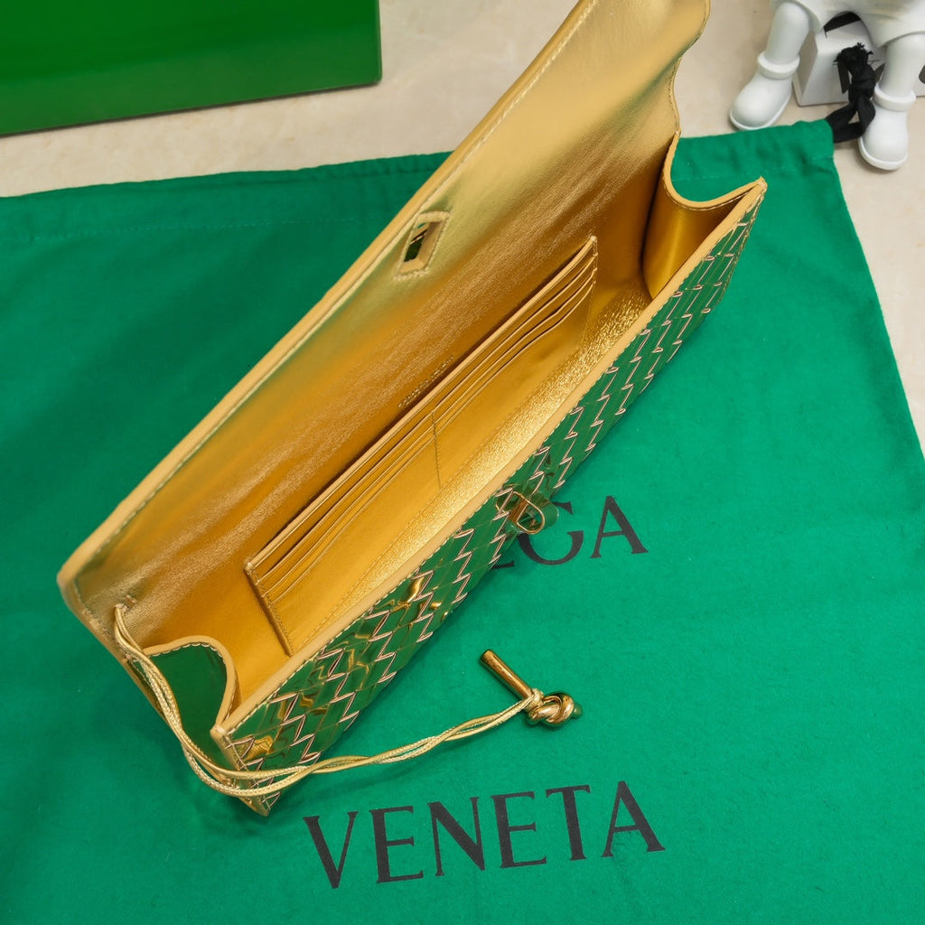 BV Long Clutch Andiamo 31 Gold Metalic Leather Ghw