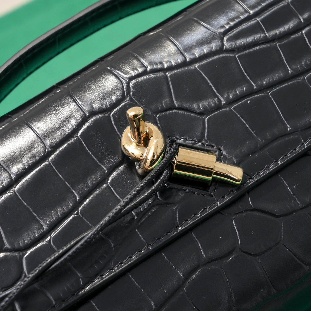 BV Long Clutch Andiamo 31 Black Crocodile Calfskin Ghw