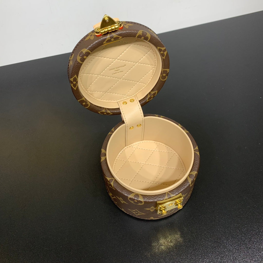 SCOTT 13 IN BRAUNEM MONOGRAMM-LEINWAND GOLDENE BESCHLÄGE