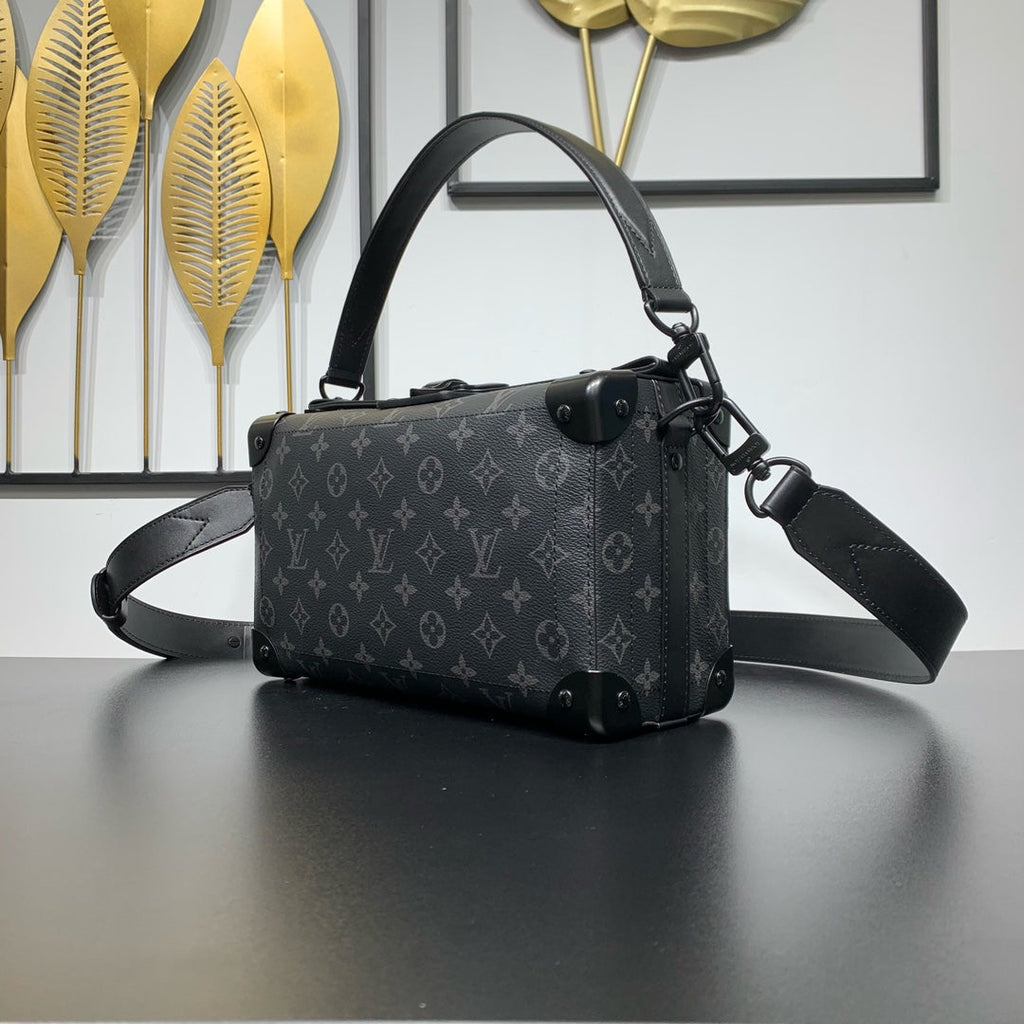 SOUL TRUNK EAST WEST 29 IN SCHWARZ MONOGRAM ECLIPSE LEINWAND