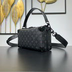 SOUL TRUNK EAST WEST 29 IN SCHWARZ MONOGRAM ECLIPSE LEINWAND