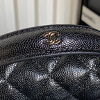 25C FLAP BAG 18 IN BLACK SHINY GRAINED CALFSKIN GOLD HARDWARE