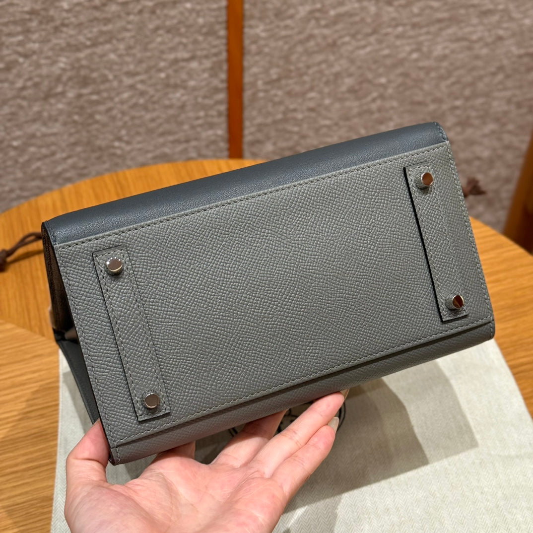 BIRKIN FAUBOURG TOUCH 20 IN TAUBENGRAUEM KALBSLEDER MIT SILBERNEN BESCHLÄGEN (AUF BESTELLUNG GEFERTIGT)