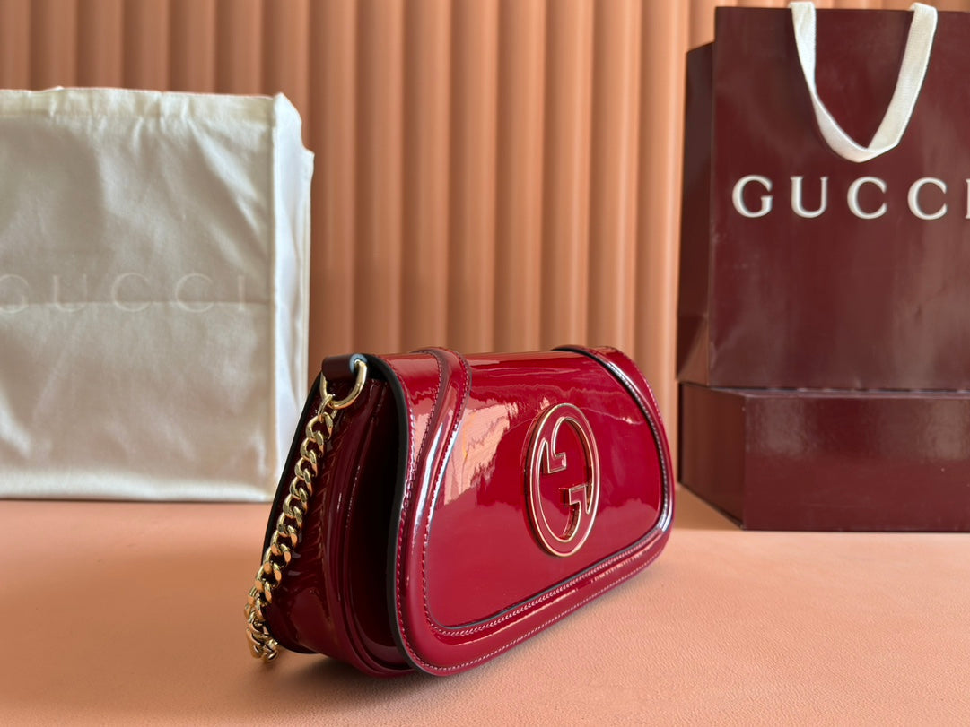 ミディアム ブロンディ ショルダーバッグ 26.5インチ レッド パテントカーフスキン