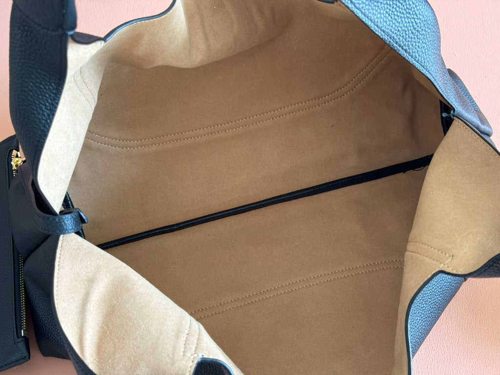 SOFTBIT MAXI SHOULDER BAG 46 IN BLACK GRAINY LAMBSKIN