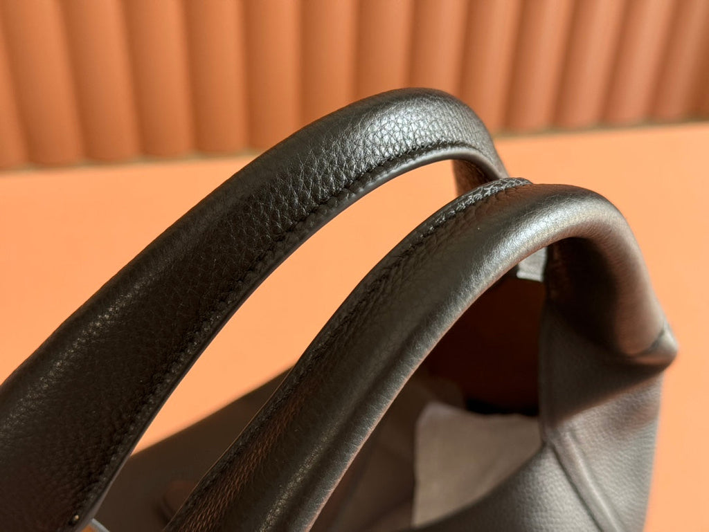 SOFTBIT MAXI SHOULDER BAG 46 IN BLACK GRAINY LAMBSKIN