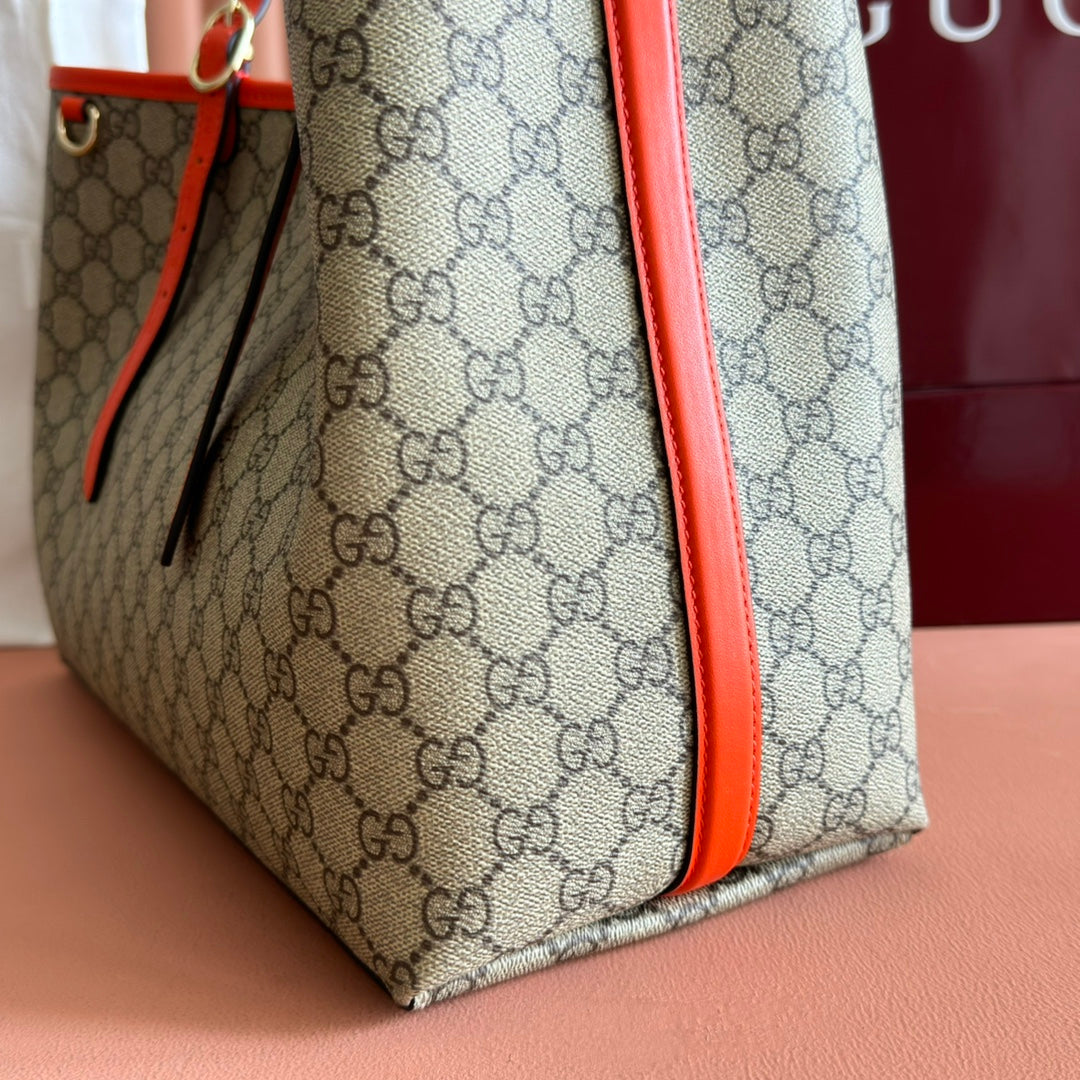 GUCCI 25S EMBLEM GROSSE TASCHE 38 IN BEIGE UND SCHWARZEM KALBSLEDER