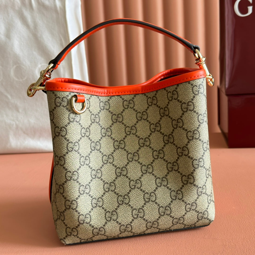 GUCCI 25S EMBLEM MINI-TASCHE 19 IN BEIGE UND SCHWARZEM KALBSLEDER