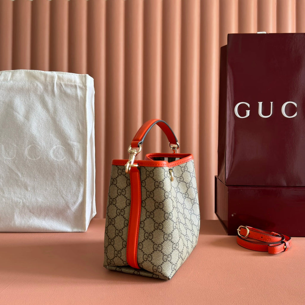 GUCCI 25S EMBLEM MINI-TASCHE 19 IN BEIGE UND SCHWARZEM KALBSLEDER