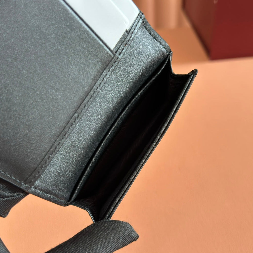 GUCCI 25S MARMONT GELDBÖRSE 10 IN SCHWARZEM KALBSLEDER