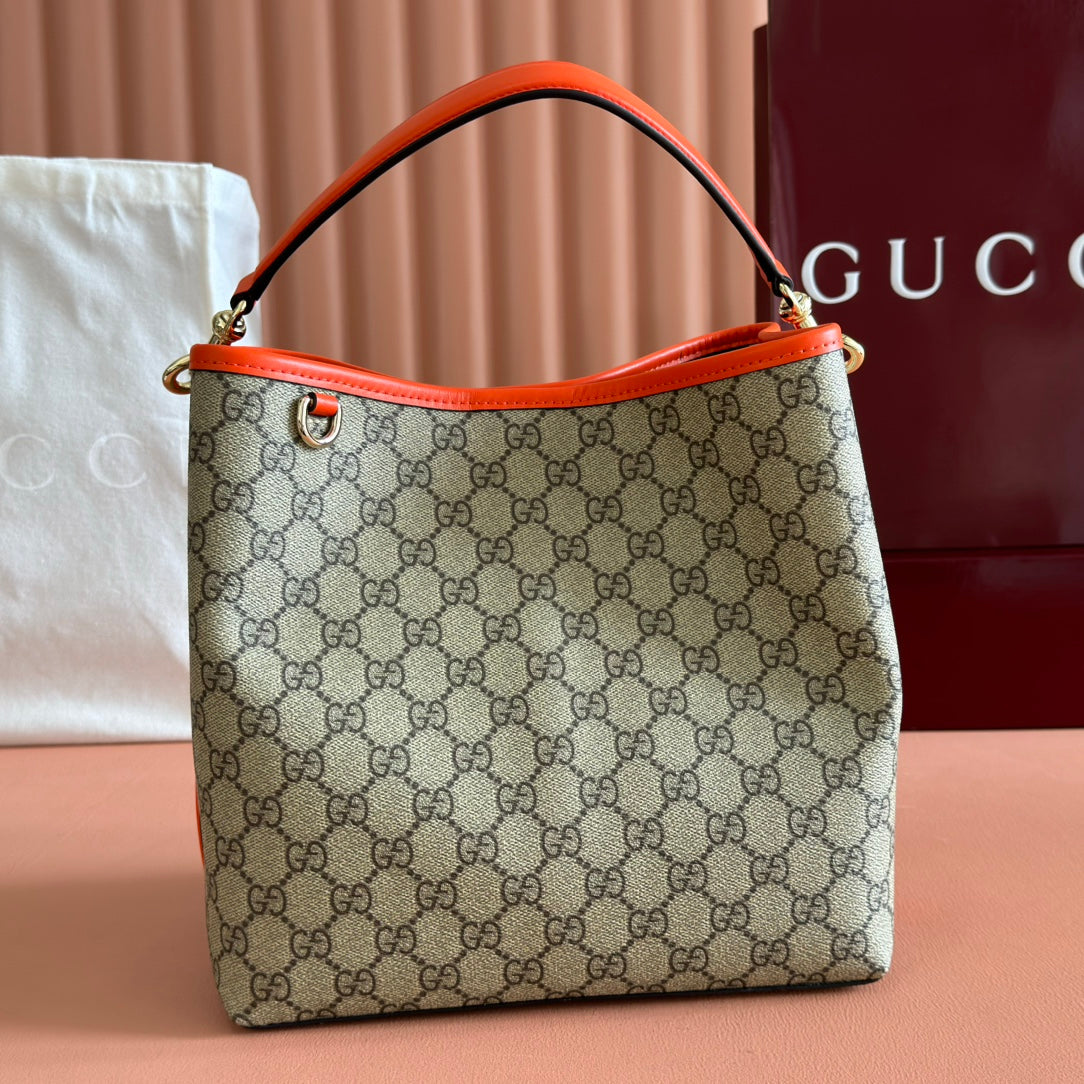GUCCI 25S EMBLEM TASCHE 25 IN BEIGE UND SCHWARZEM KALBSLEDER