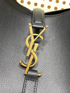 LE 5 À 7 LARGE SUPPLE BAG 31 IN NAVY BLUE CALFSKIN