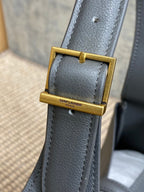 LE 5 À 7 SKLEIN GESCHMACKSRICHTUNG 22 IN NEPALBLAUEM KALBSLEDER GOLDENE SCHNALLE